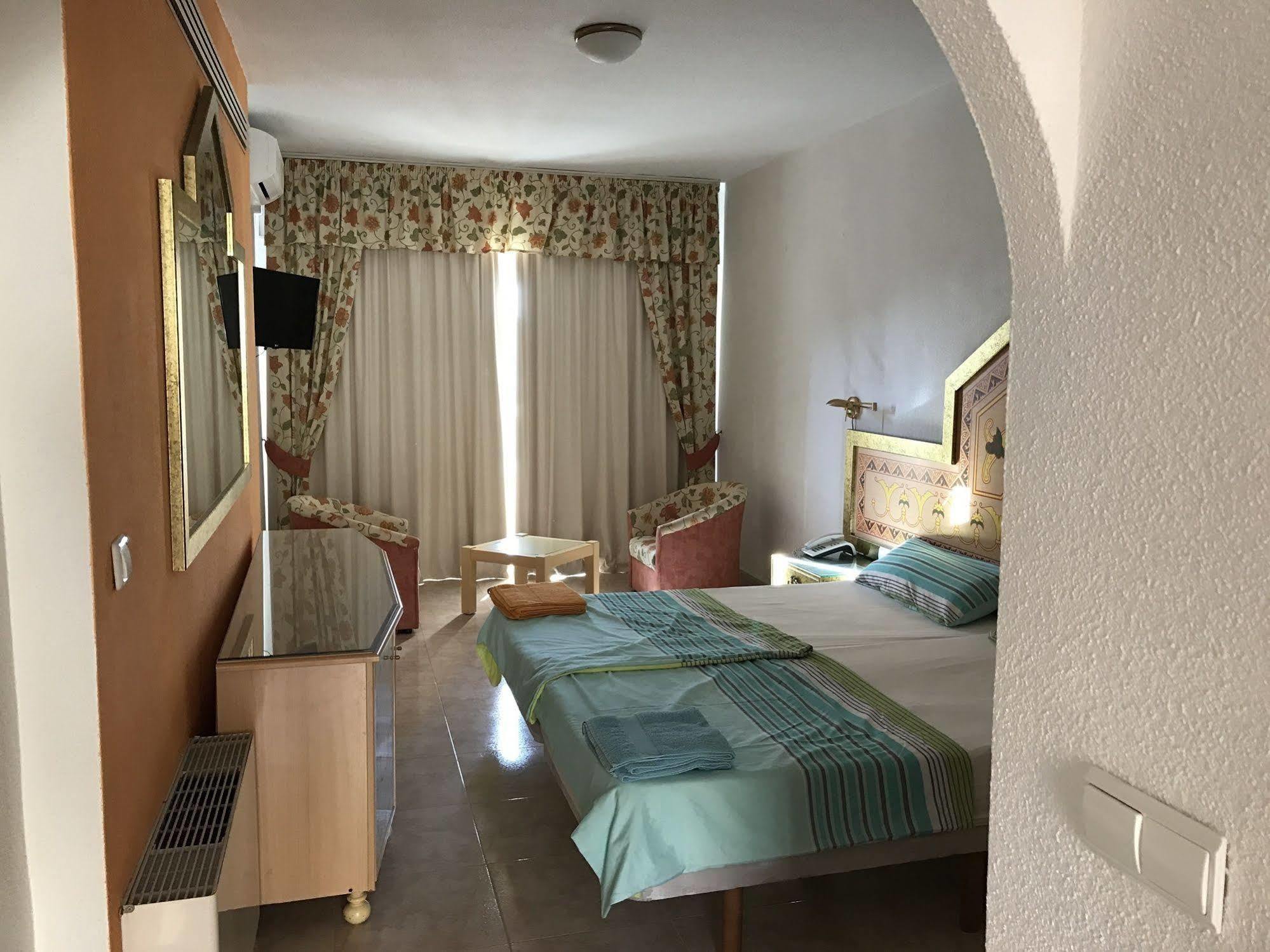 Hotel Algorfa Castillo de Montemar エクステリア 写真
